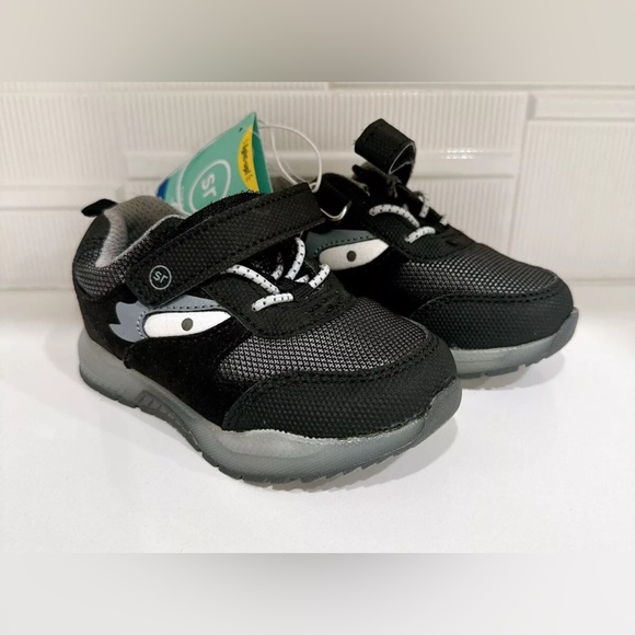 Toddler Boys Surprize Black/ Razor  Light Up Sneakers Memory Foam Size 6M EU 22 - Picture 1 of 6
